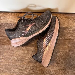 Brooks Adrenaline GTS 21 size 8.5 womens